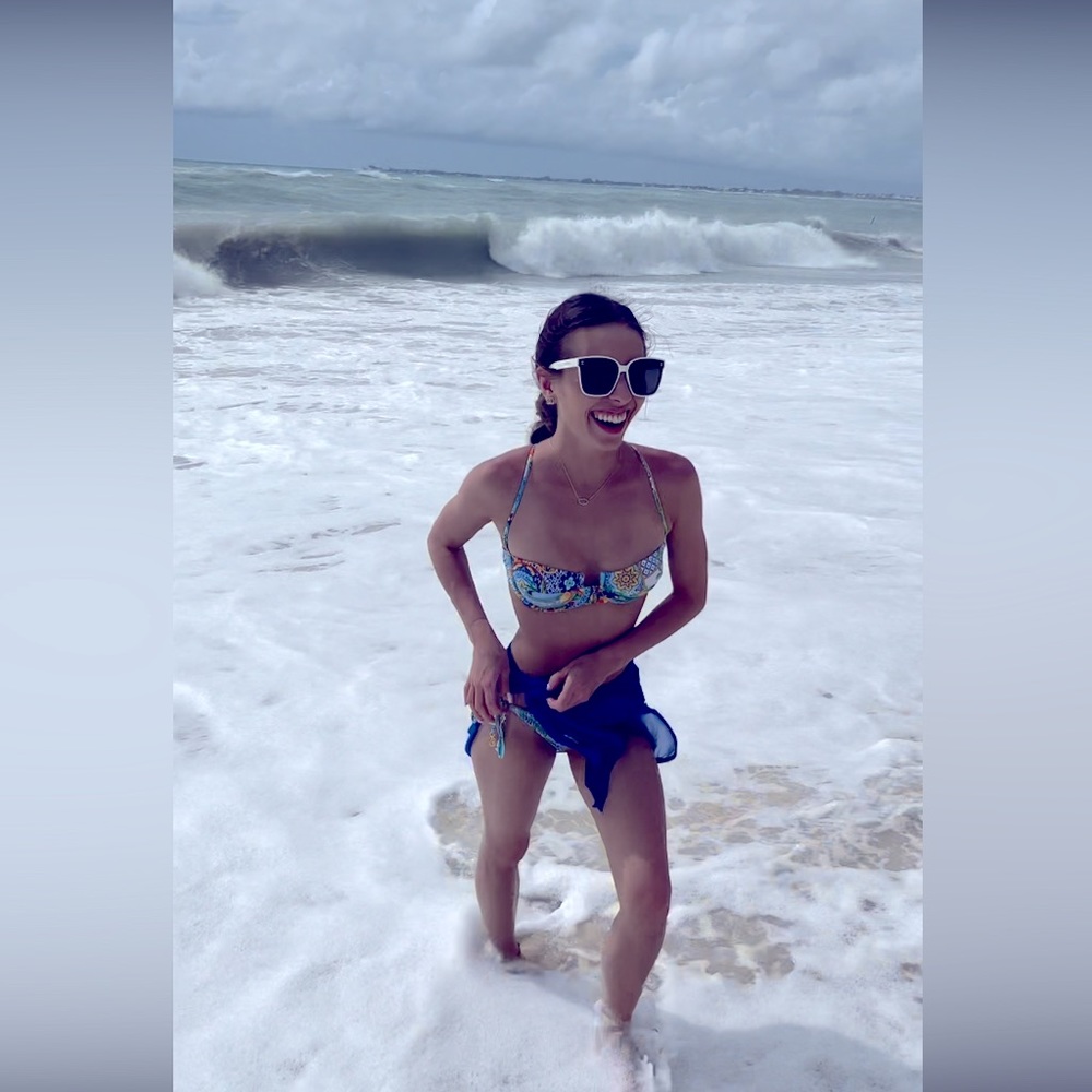 LULI FAMA BIKINI